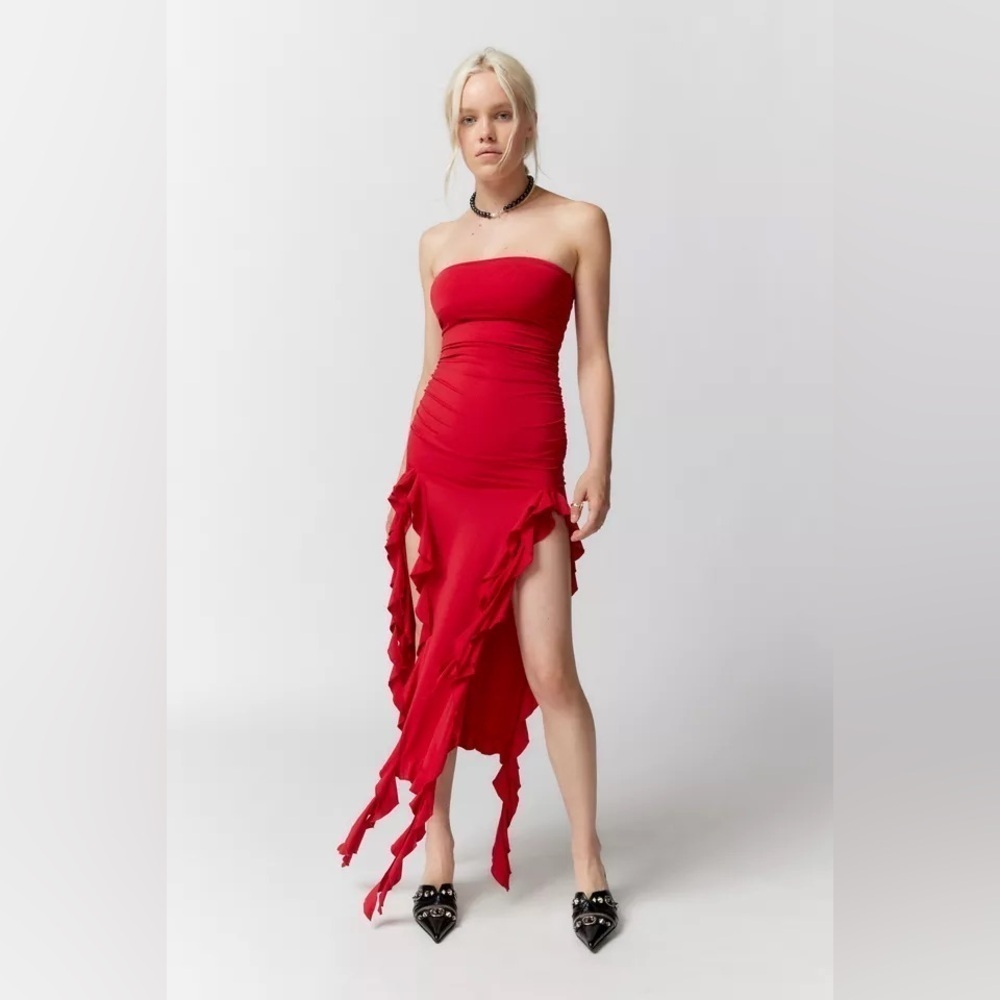 LOINESS Rendezvous Strapless Ruffle Midi Dress In Red - Picture 2 of 7